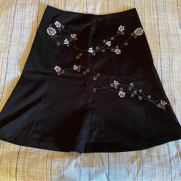 Black floral midi skirt - Picture 1 of 7